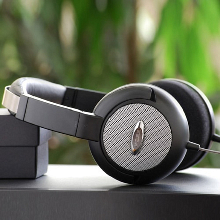 Наушники Koss UR55 полноразмерные черно-серебристые