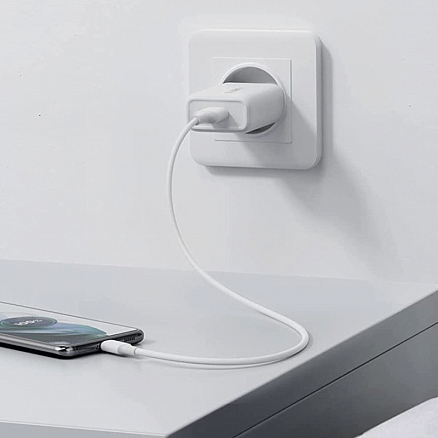 Зарядное устройство сетевое с USB входом 18W 3A Ugreen CD122 (быстрая зарядка QC 3.0) белое