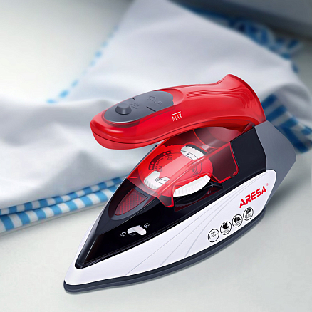 Утюг мини дорожный Aresa AR-3119 черно-красный