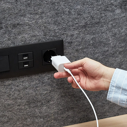 Зарядное устройство сетевое Type-C 20W с кабелем Type-C Rocket Space Combo (быстрая зарядка QC, PD) белое