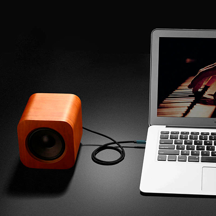 Кабель 3,5 мм - 3,5 мм угловой (стандартный аудио разъем) Aux 1 метр плетеный Ugreen AV112 черный