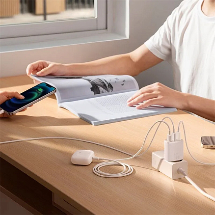 Зарядное устройство сетевое с тремя USB входами Baseus Compact Charger 3U 17W белое