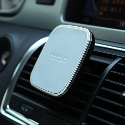 Держатель автомобильный в решетку обдува магнитный с беспроводной зарядкой Nillkin Car Magnetic