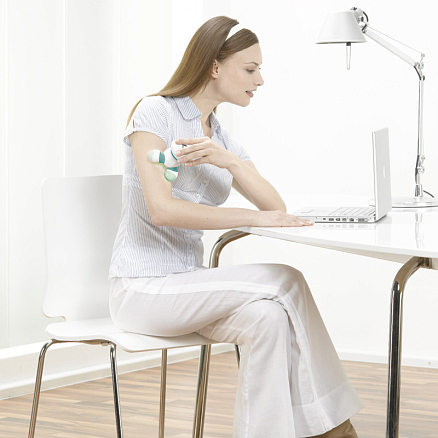 Массажер для тела вибрационный Beurer MG 16 бело-зеленый