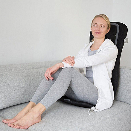 Массажная накидка (массажер) на кресло для спины и шеи Шиацу с подогревом Beurer MG 254