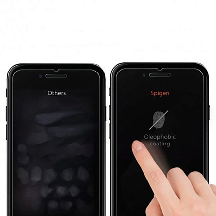 Защитное стекло для iPhone 7, 8, SE 2020, SE 2022 на экран Spigen Glas.TR Slim HD прозрачное