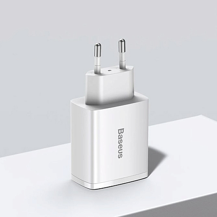 Зарядное устройство сетевое с двумя USB и Type-C входом 3А 30W Baseus Compact (быстрая зарядка PD, QC 3.0) белое