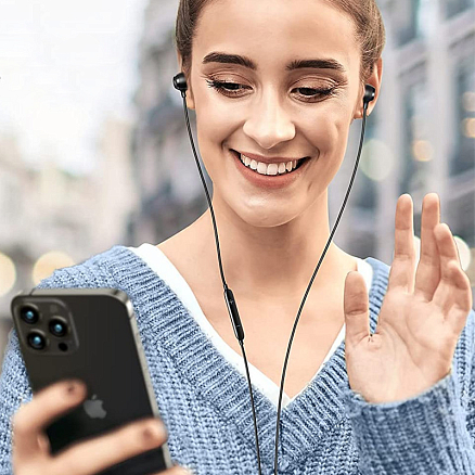 Наушники Ugreen EP103 MFi в разъём Lightning вакуумные с микрофоном черные