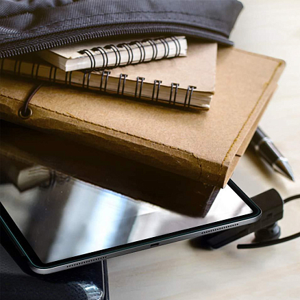 Защитное стекло для iPad Pro 12.9 2020, 2021 на экран противоударное Spigen Glas.TR Slim прозрачное