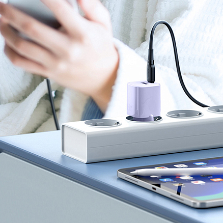 Зарядное устройство сетевое с USB и Type-C входами 33W GaN McDodo CH-0155 (быстрая зарядка PD, QC) фиолетовое