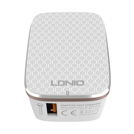 Зарядное устройство сетевое с USB входом 2.4А и Lightning кабелем Ldnio A1204Q (быстрая зарядка QC 2.0) бело-золотистое