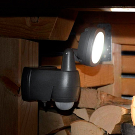 Прожектор светодиодный настенный с датчиком движения Brennenstuhl Lufos 200