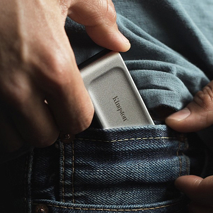 Внешний SSD накопитель Kingston XS2000 2TB Type-C USB 3.2 Gen2x2 серебристый