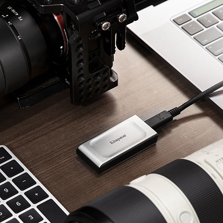 Внешний SSD накопитель Kingston XS2000 1TB Type-C USB 3.2 Gen2x2 серебристый