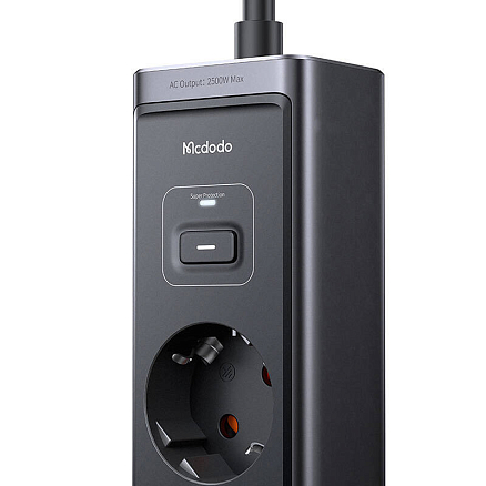 Сетевой фильтр на 3 розетки, 1 USB, 2 Type-C 30W GaN длина 1.5 м McDodo CH-0620 (быстрая зарядка QC, PD) черный