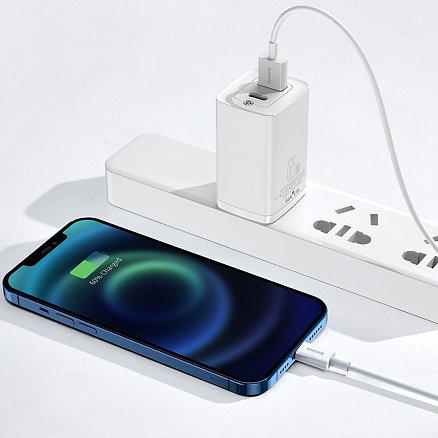 Кабель USB - Lightning для зарядки iPhone 0,25 м 2.4А Baseus Superior белый