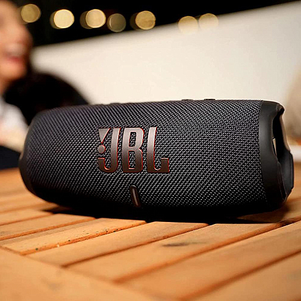 Портативная колонка JBL Charge 5 с защитой от воды и аккумулятором для телефона на 7500мАч черная