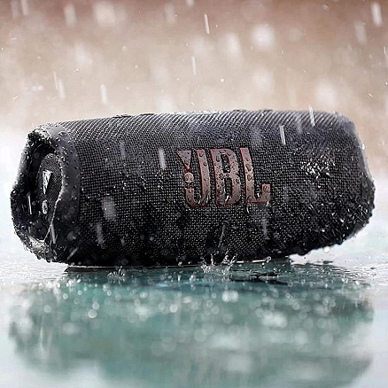 Портативная колонка JBL Charge 5 с защитой от воды и аккумулятором для телефона на 7500мАч черная