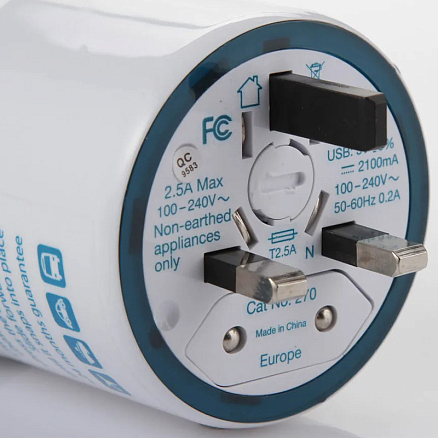 Переходник для розетки универсальный c двумя USB Travel Blue Sliding бело-синий