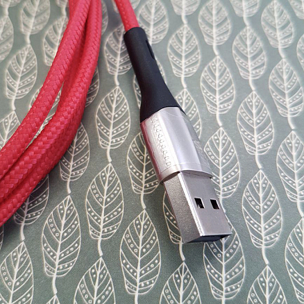 Кабель USB - Lightning для зарядки iPhone 1 м 2.4А плетеный Baseus Horizontal красный