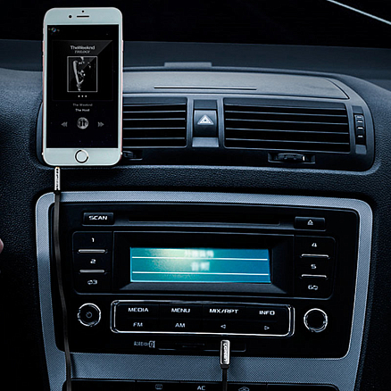 Кабель 3,5 мм - 3,5 мм угловой (стандартный аудио разъем) Aux 0,5 м плоский Ugreen AV119 черный