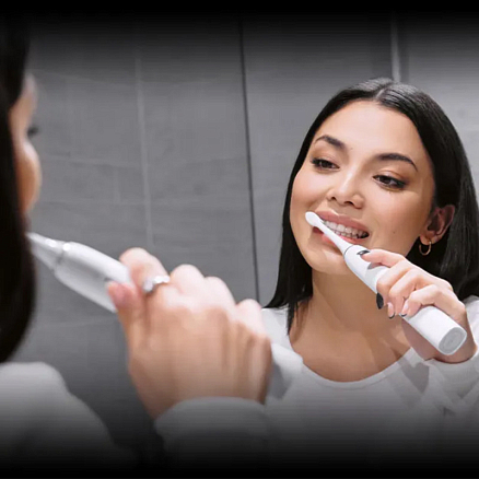 Зубная щетка электрическая Aeno DB3 белая с дорожным футляром