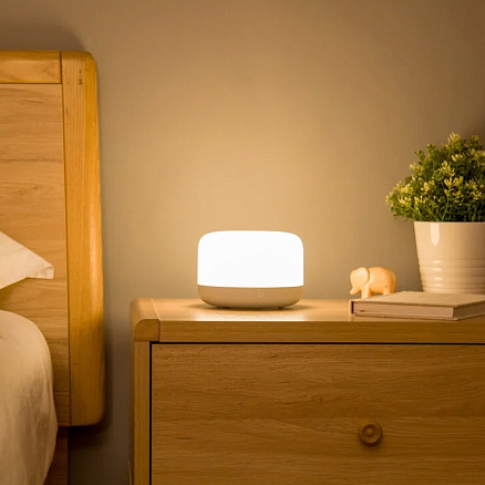Умный ночник настольный Xiaomi Yeelight Bedside Lamp D2 белый