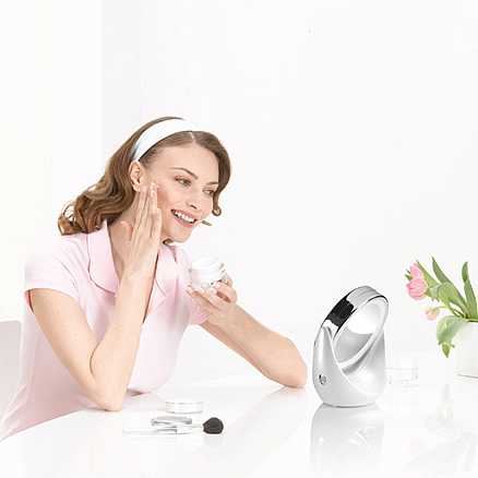 Зеркало для макияжа с подсветкой настольное Beurer BS 49 белое