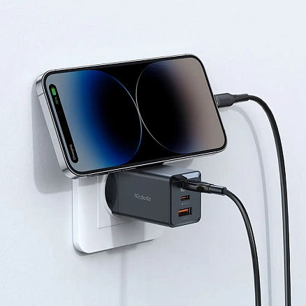 Зарядное устройство сетевое с USB и двумя Type-C входами 70W GaN McDodo CH-1541 (быстрая зарядка PD, QC) черное