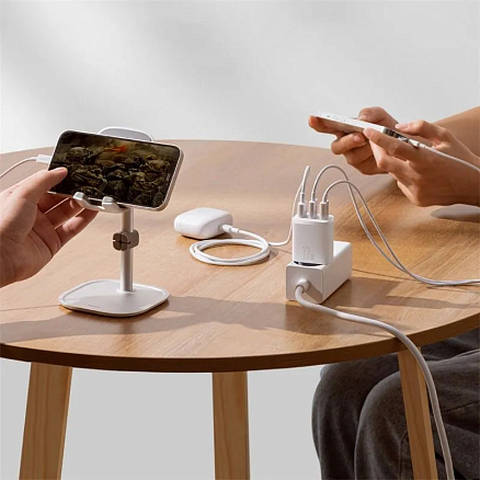 Зарядное устройство сетевое с тремя USB входами Baseus Compact Charger 3U 17W белое