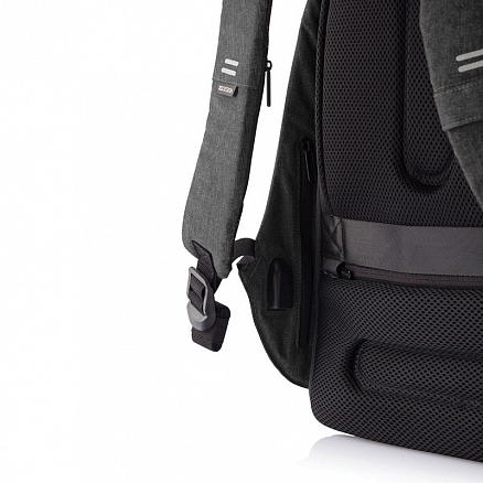 Рюкзак XD Design Bobby Hero Regular с отделением для ноутбука до 15,6 дюйма и USB портом антивор черный
